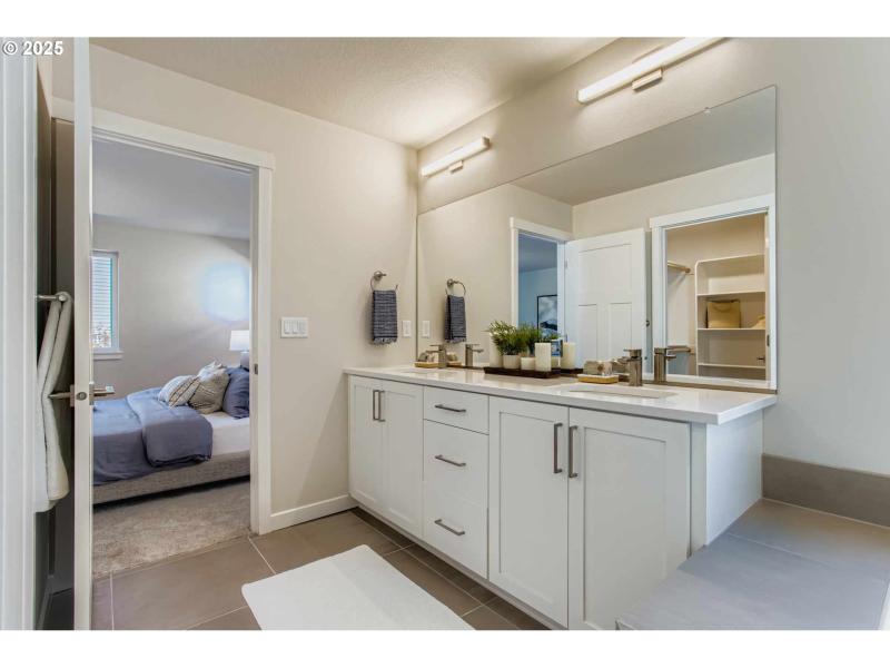 Owner's Suite Bathroom