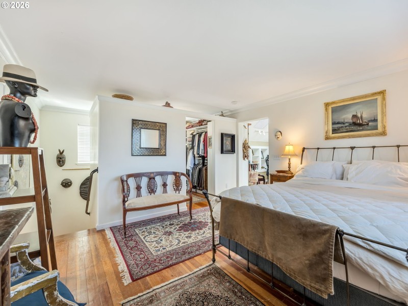 Bedroom, Primary