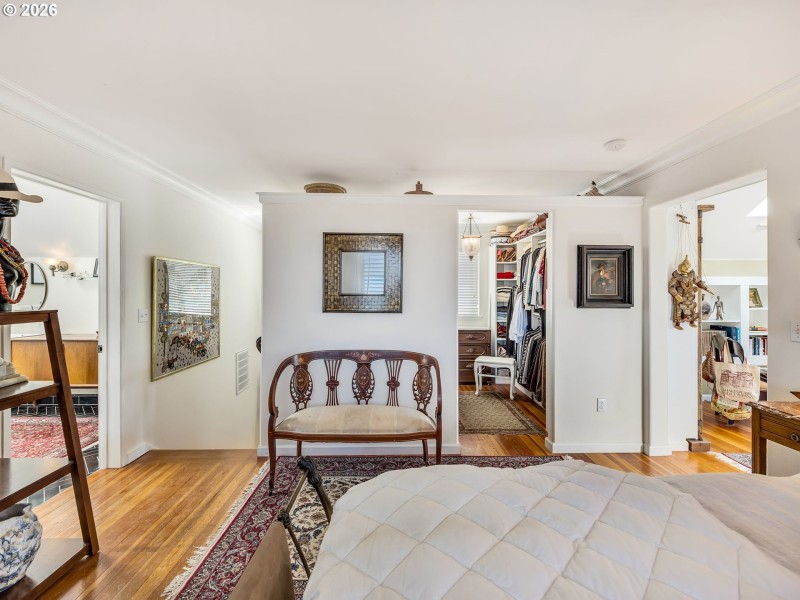 Bedroom, Primary