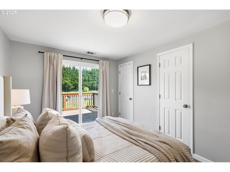 Bedroom, Primary