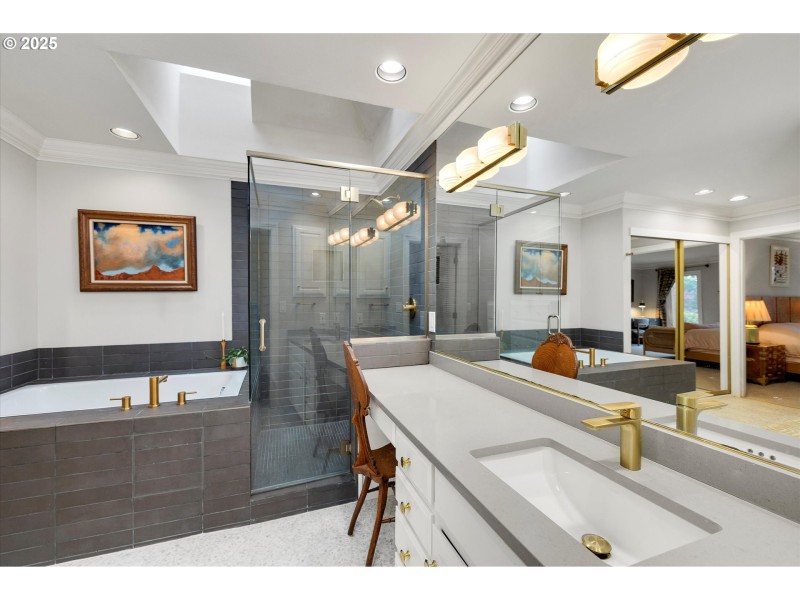 Owner's Suite Bathroom