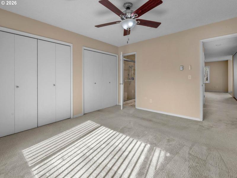 Bedroom, Primary
