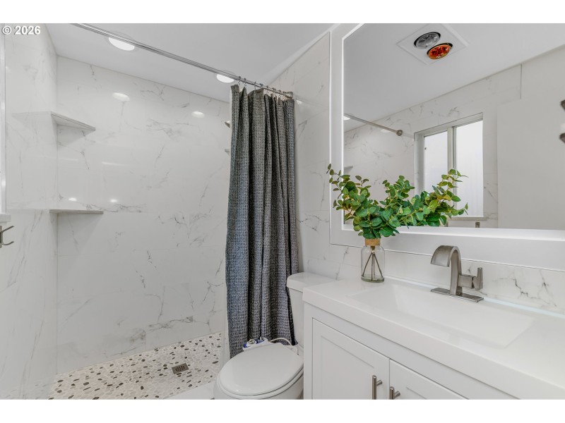 Bathroom, Attached