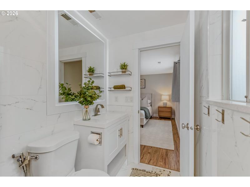 Bathroom, Attached