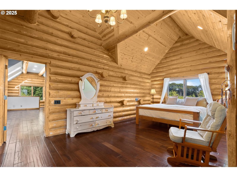 Bedroom, Owner's Suite