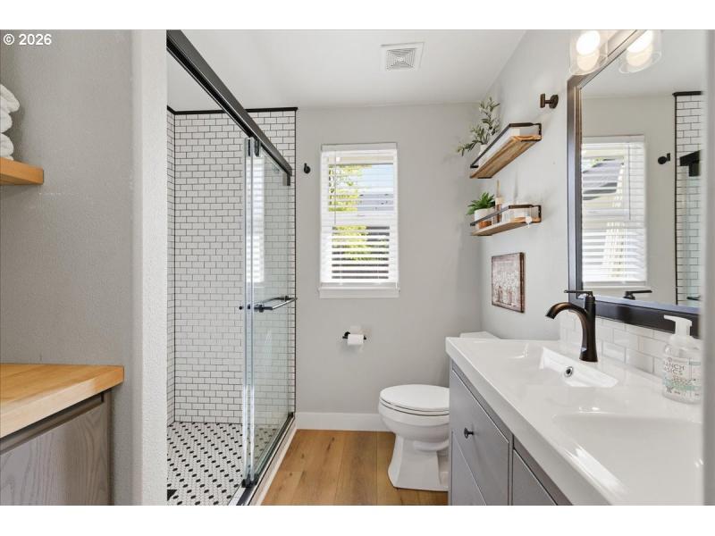 Bathroom, Attached