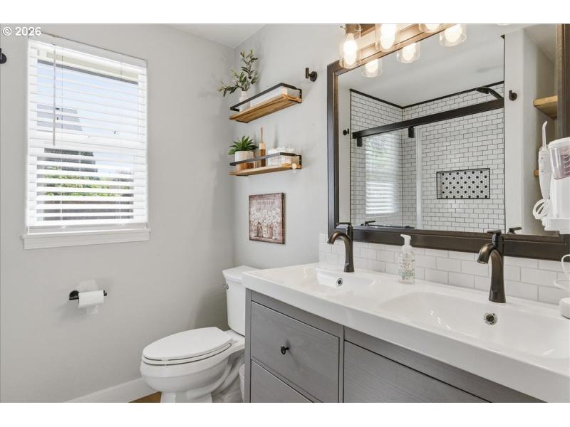 Bathroom, Attached