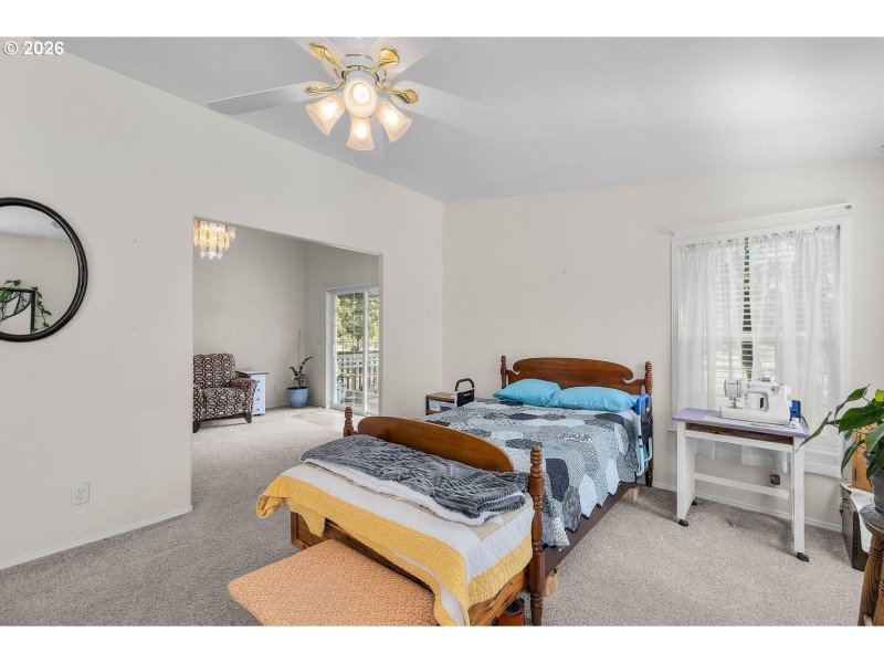 Bedroom, Primary