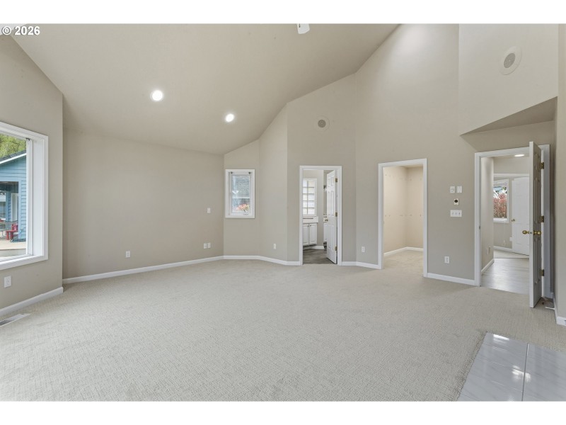 Bedroom, Primary