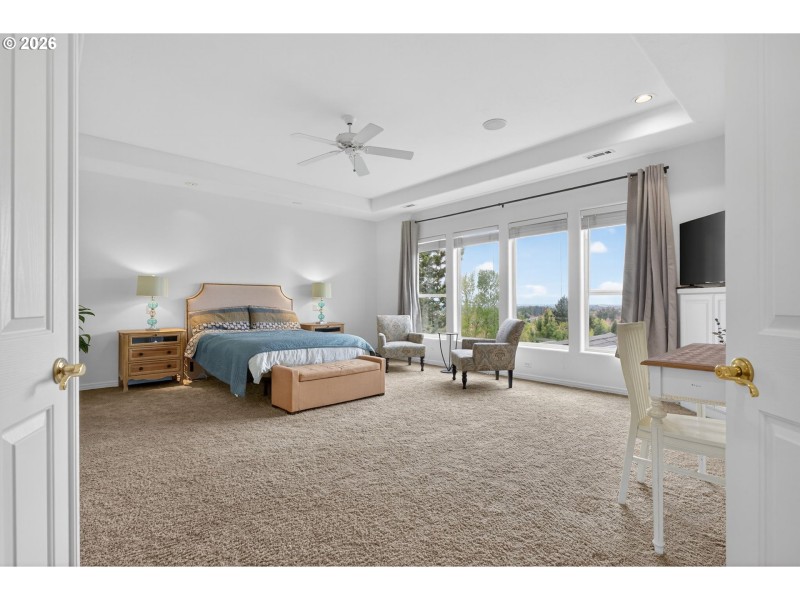 Bedroom, Primary