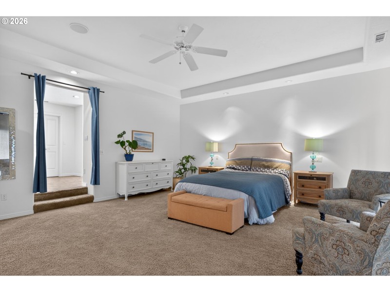 Bedroom, Primary