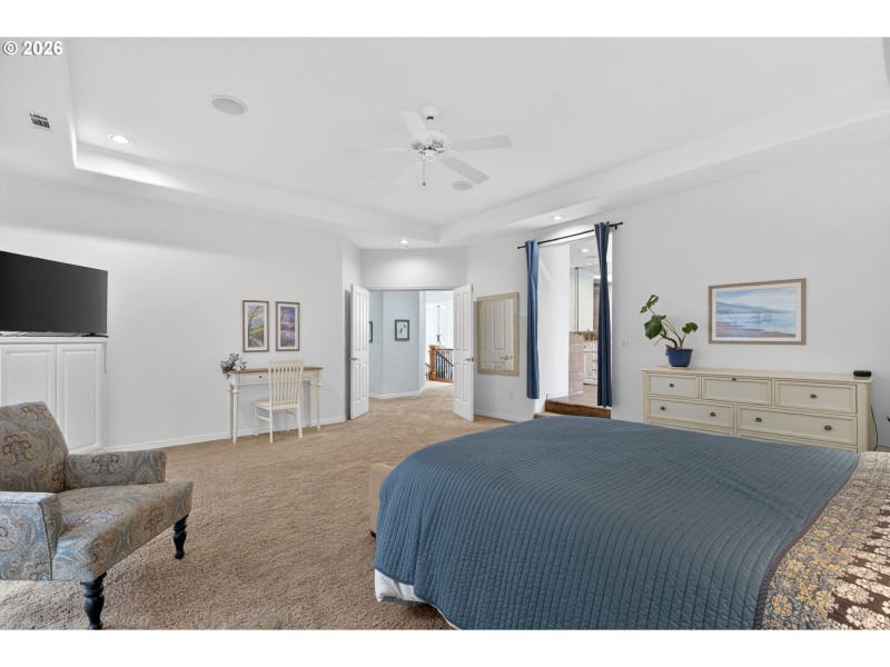Bedroom, Primary