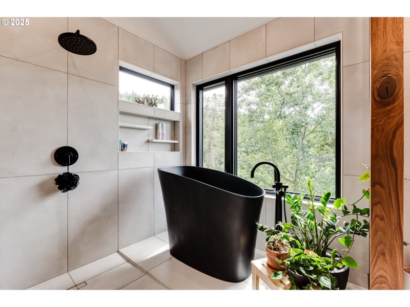 Owner's Suite Bathroom