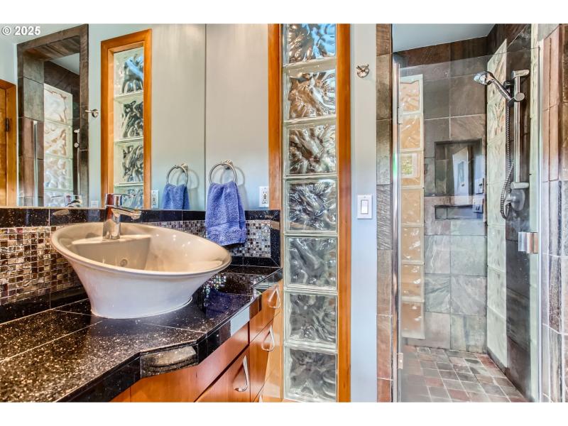 Bathroom, Attached