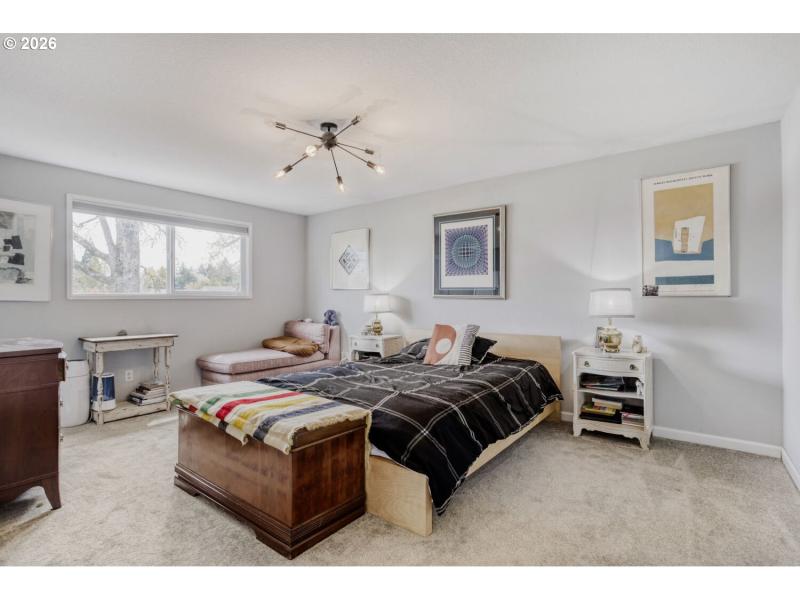 Bedroom, Primary