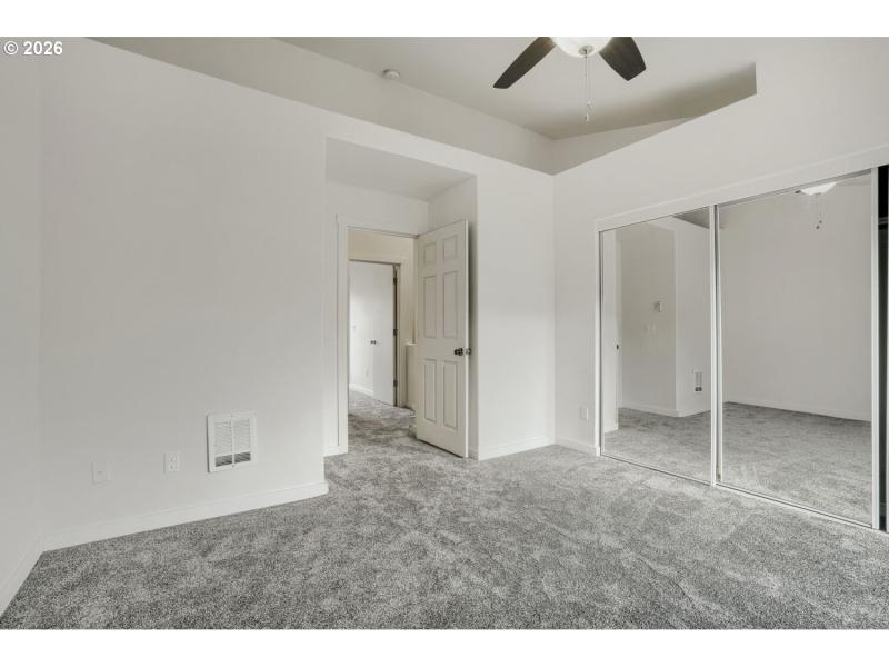 Bedroom, Primary