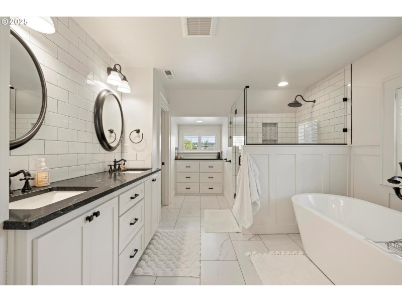 Owner's Suite Bathroom