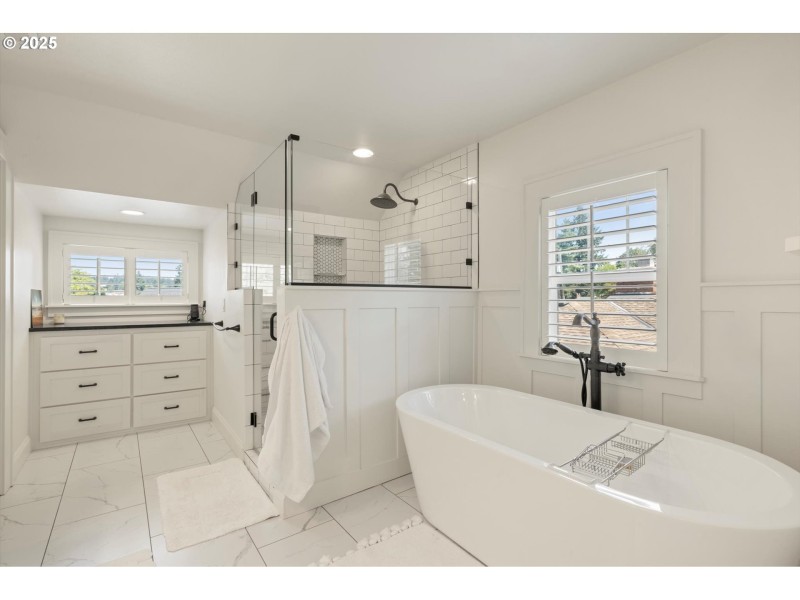 Owner's Suite Bathroom