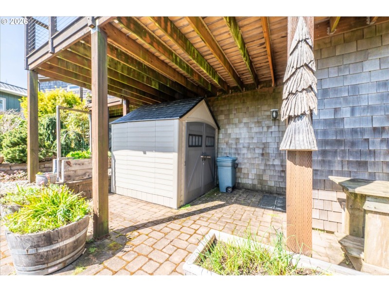 Shed