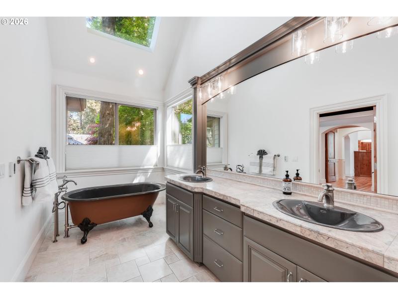 Owner's Suite Bathroom