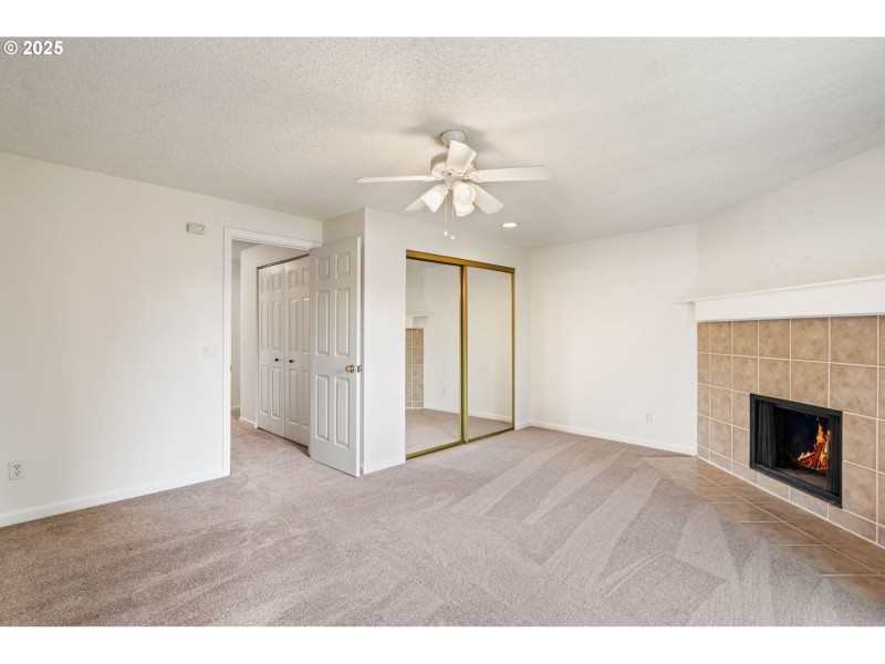 Bedroom, Primary