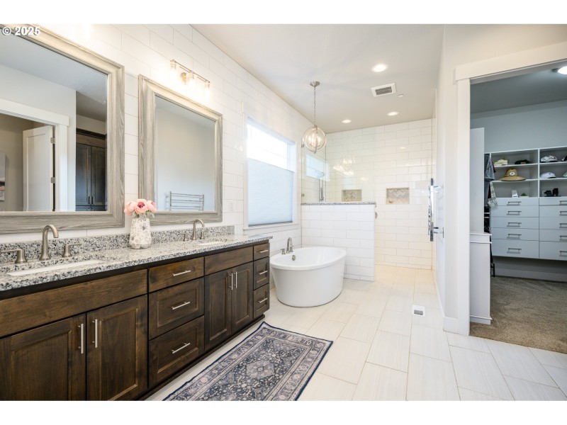 Owner's Suite Bathroom