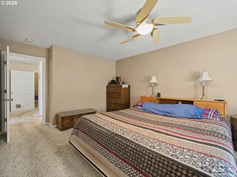 Bedroom, Primary