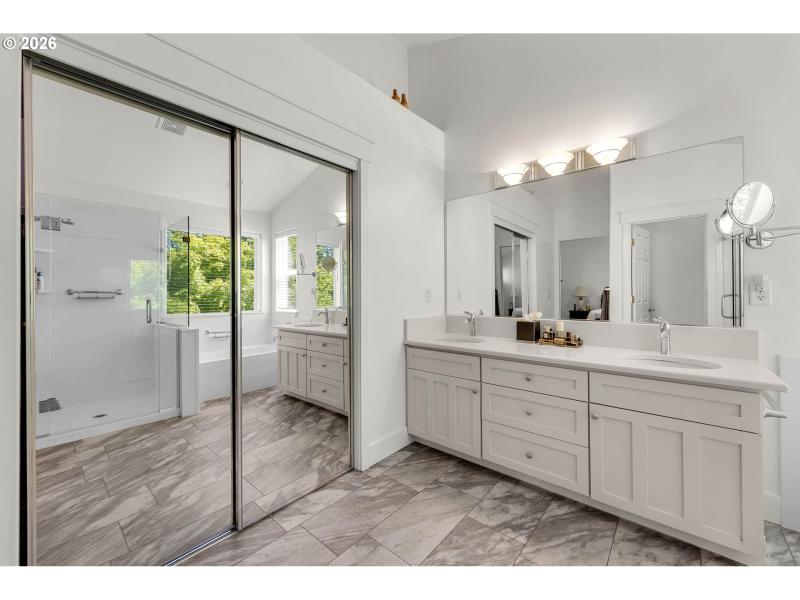 Owner's Suite Bathroom