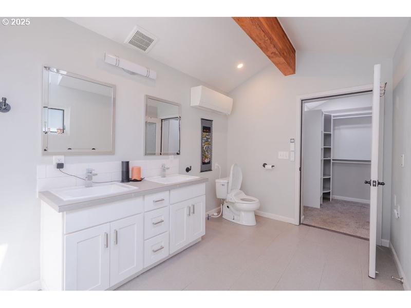 Owner's Suite Bathroom