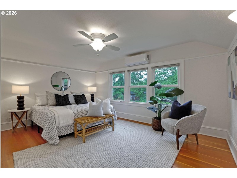 Bedroom, Primary