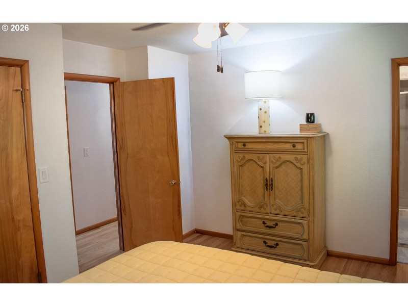 Bedroom, Primary