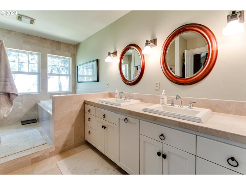 Owner's Suite Bathroom