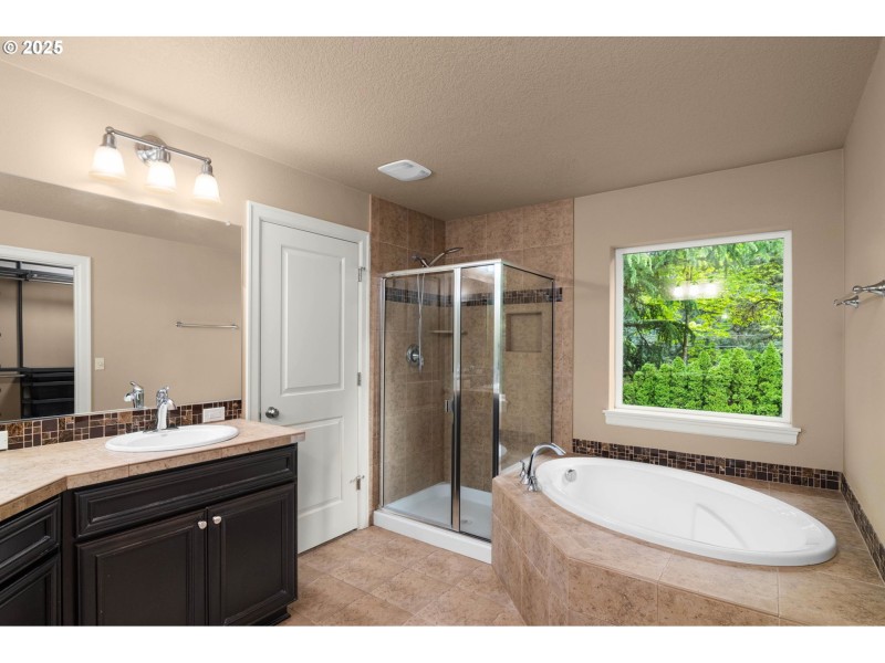 Owner's Suite Bathroom
