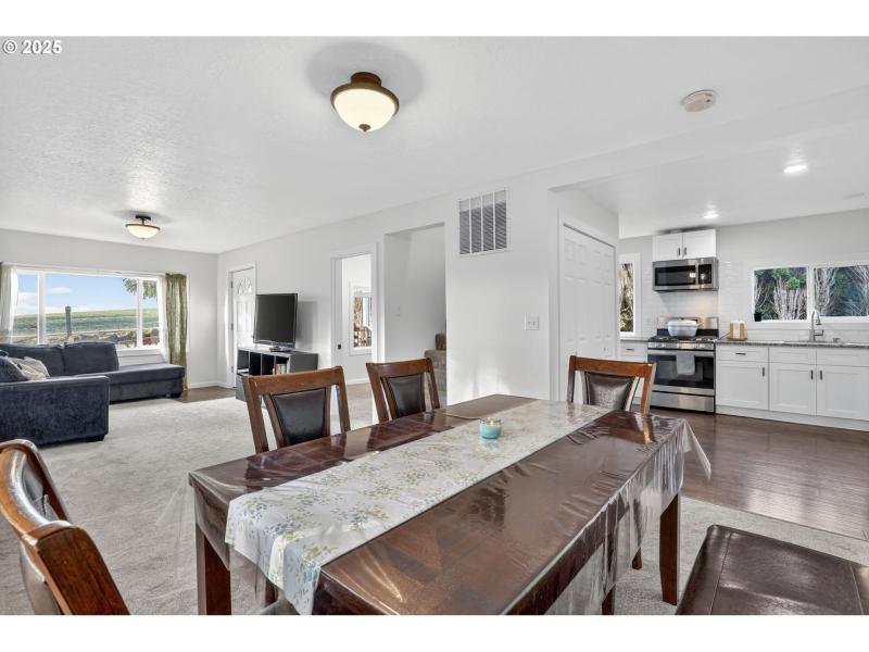 Living Room/Dining Room