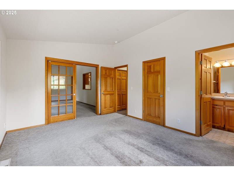 Bedroom, Primary