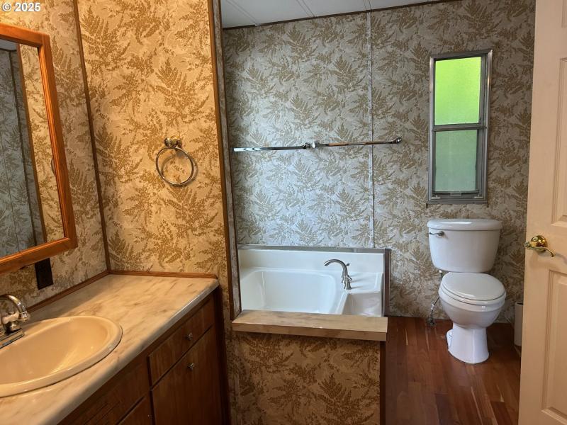 Bathroom, Attached