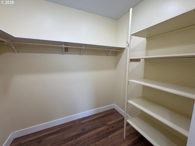 Bedroom, Primary