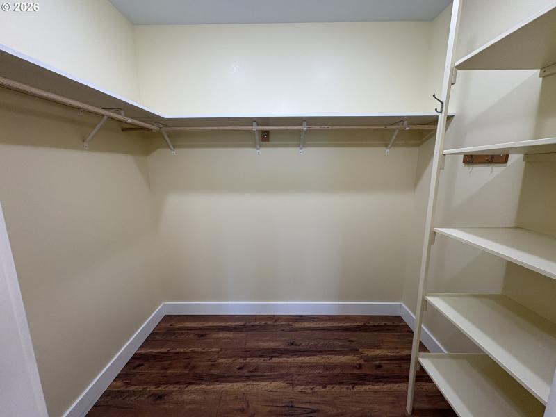 Bedroom, Primary