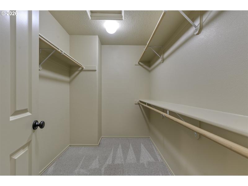 Bedroom, Primary