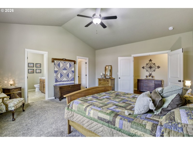 Bedroom, Primary