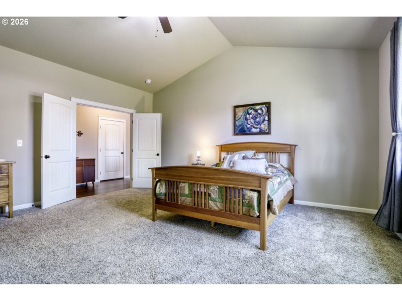 Bedroom, Primary