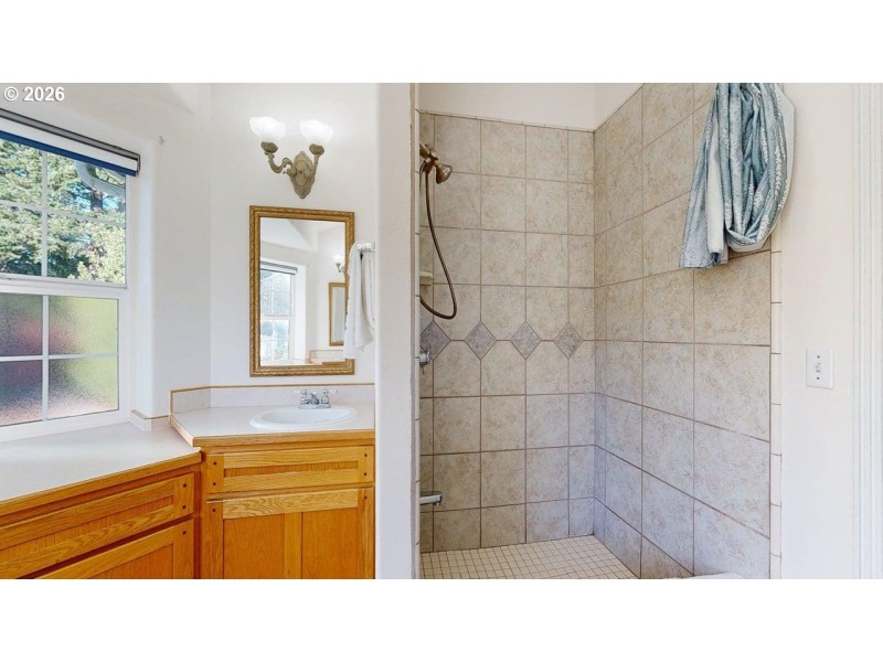 Bathroom, Attached