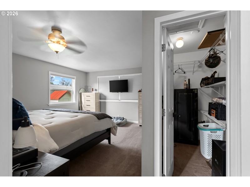 Bedroom, Primary