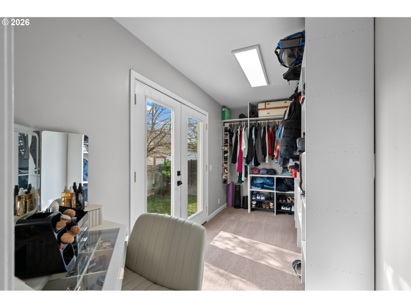 Bedroom, Primary