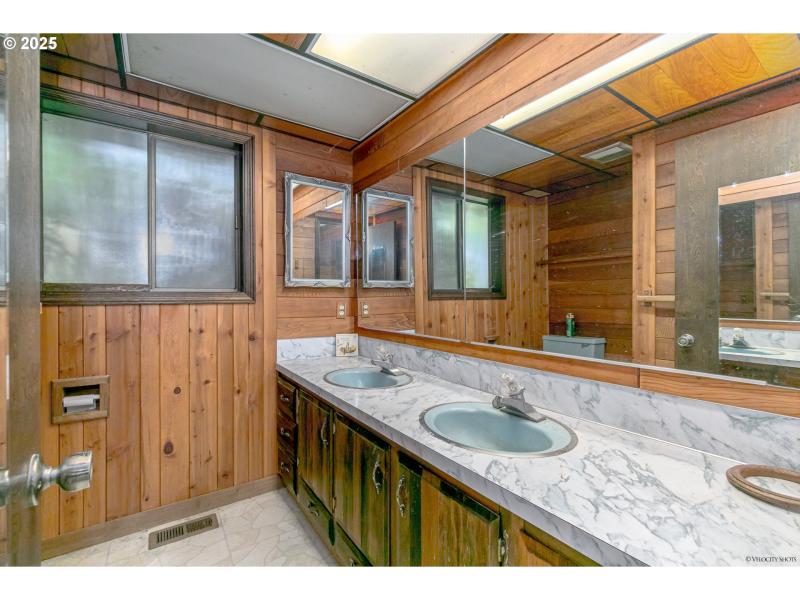 Owner's Suite Bathroom