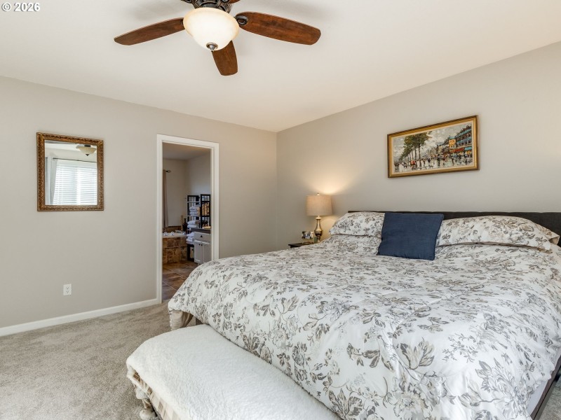 Bedroom, Primary