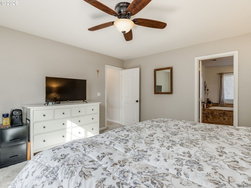 Bedroom, Primary