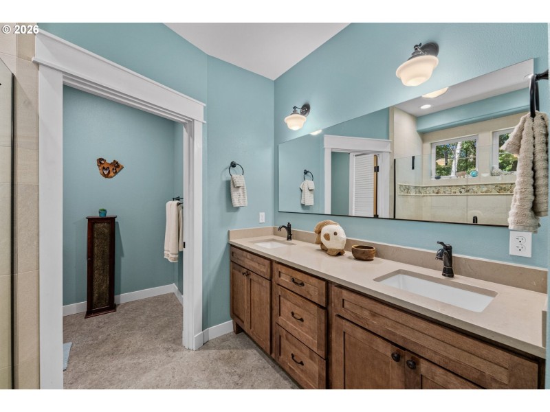 Owner's Suite Bathroom