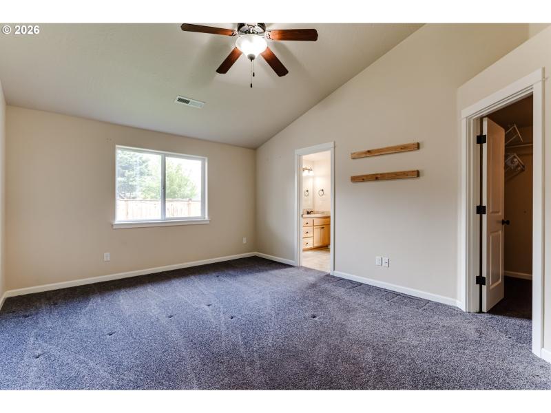 Bedroom, Primary