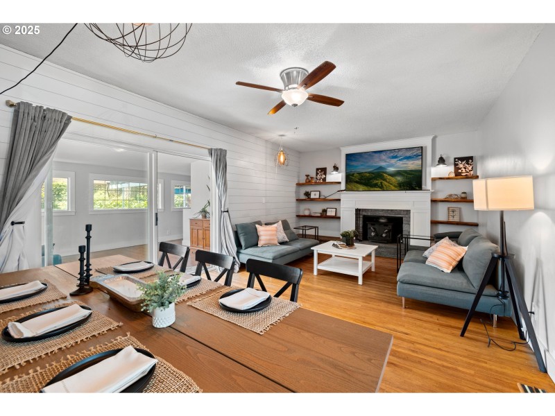 Living Room/Dining Room